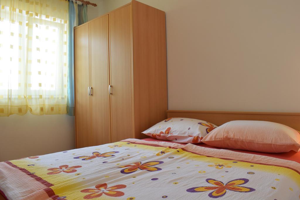 Apartments Green Oasis Malinska Exterior foto