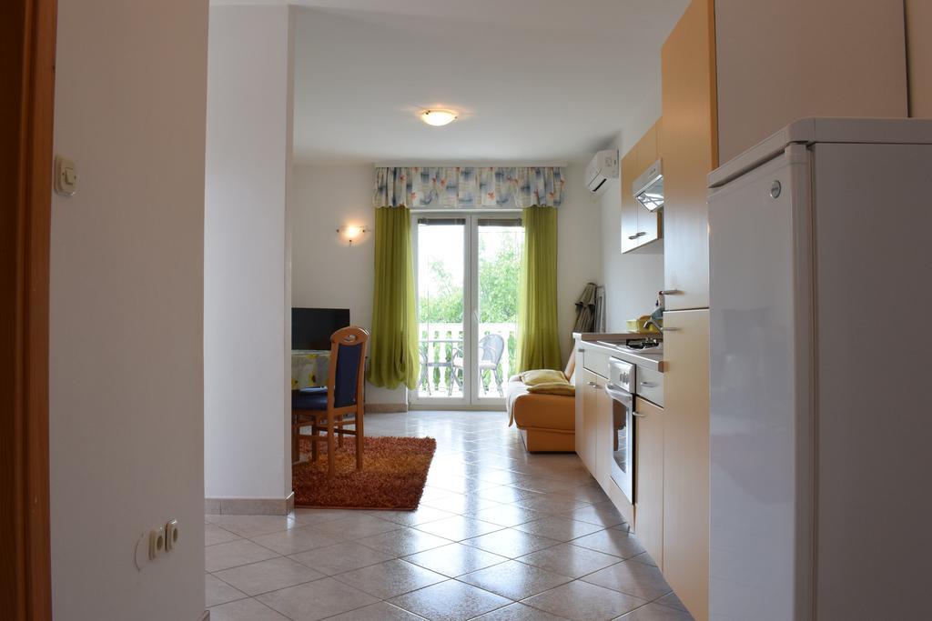 Apartments Green Oasis Malinska Exterior foto