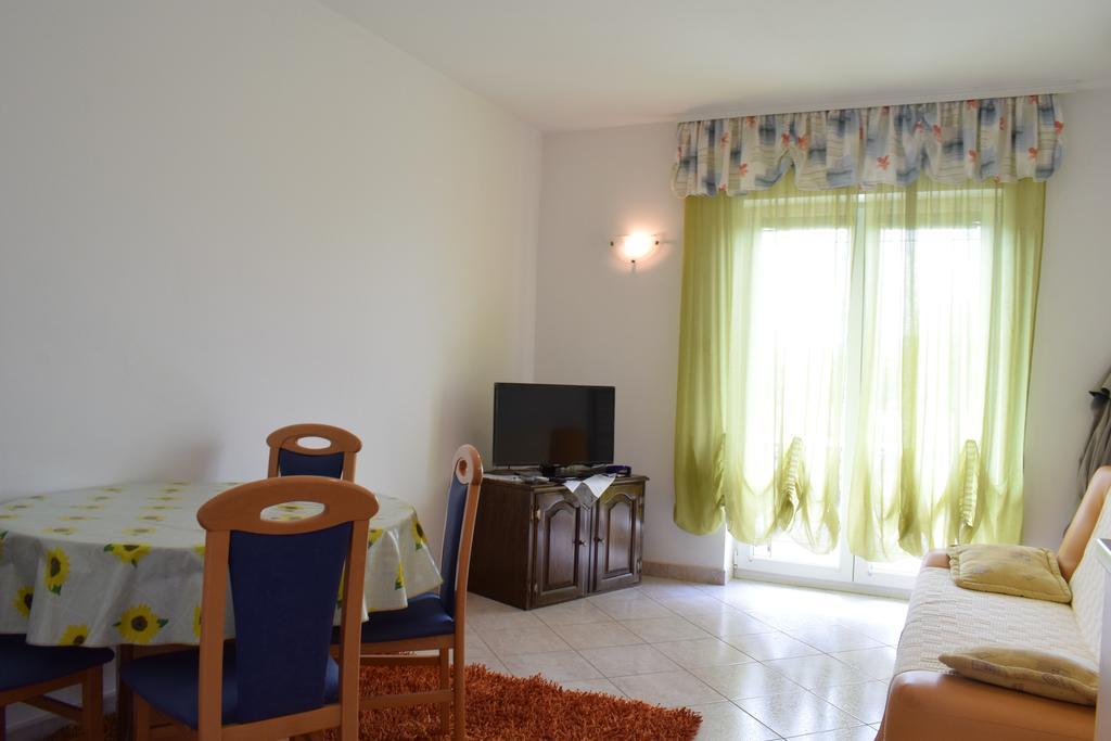 Apartments Green Oasis Malinska Exterior foto